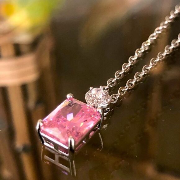 The Pink Panther pendant necklace in silver - Picture 4 of 5